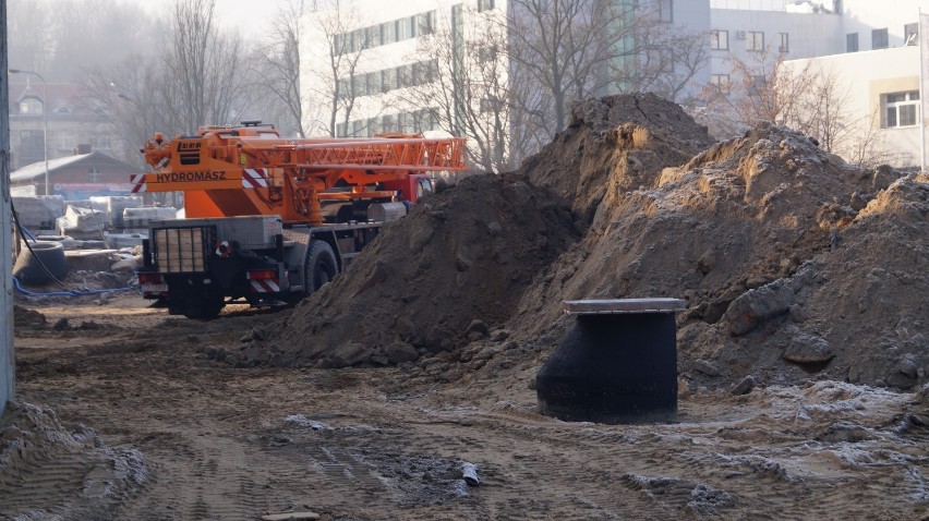 Budowa krytego lodowiska w Bydgoszczy idzie pełną parą [zdjęcia]