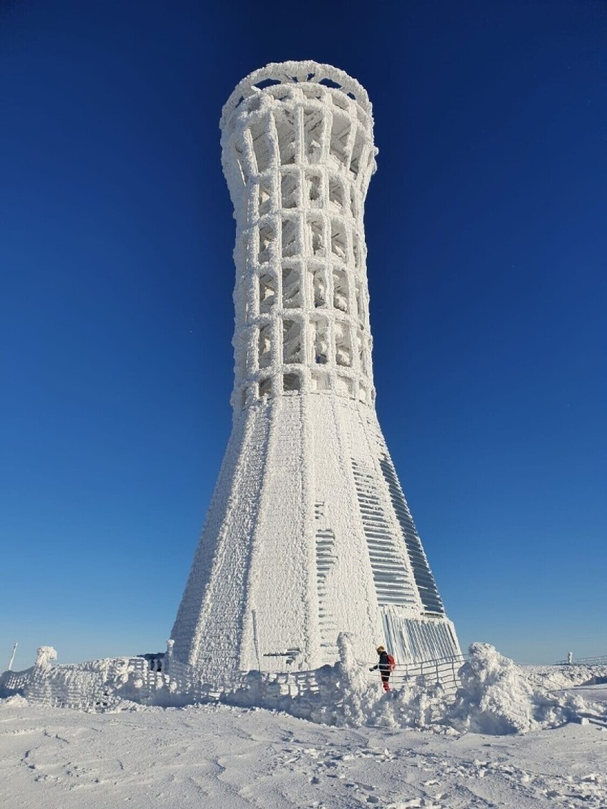Wieża widokowa na Śnieżniku zniszczona zanim jeszcze...