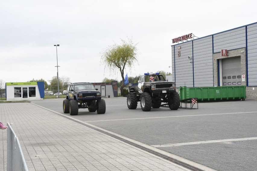 Widowiskowe pokazy kaskaderów i monster trucki w Targach Kielce [WIDEO, ZDJĘCIA]