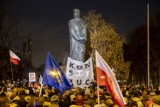 Poznaniacy protestowali w obronie sędziów. Na pl. Mickiewicza zebrały się tłumy[ZDJĘCIA]