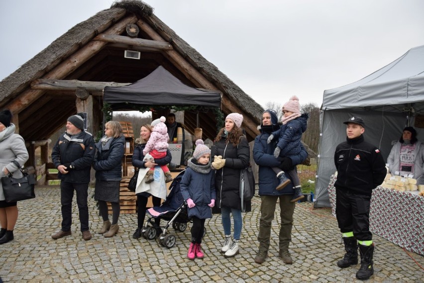 Owidz. Magia świąt i bajkowy klimat. Taki był VIII Jarmark Bożonarodzeniowy w Grodzisku Owidz ZDJĘCIA cz.I/II