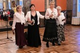 Senior Show dla kobiet w Wojewódzkim Domu Kultury w Kielcach. Artyści - amatorzy śpiewali i tańczyli. Zobacz zdjęcia