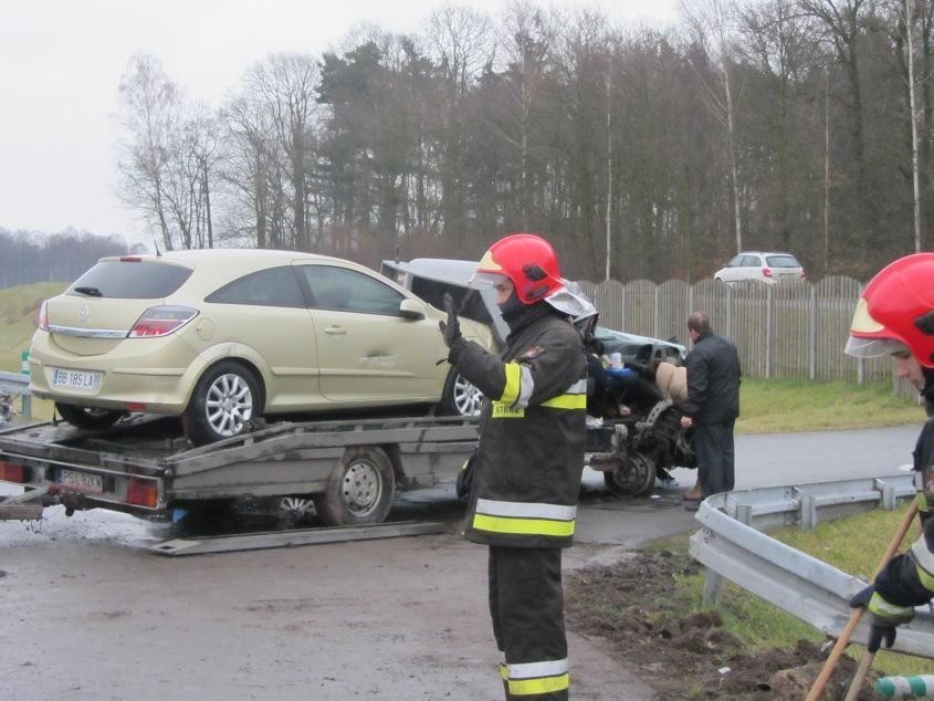 A2: Dwa wypadki na autostradzie. Jeden śmiertelny