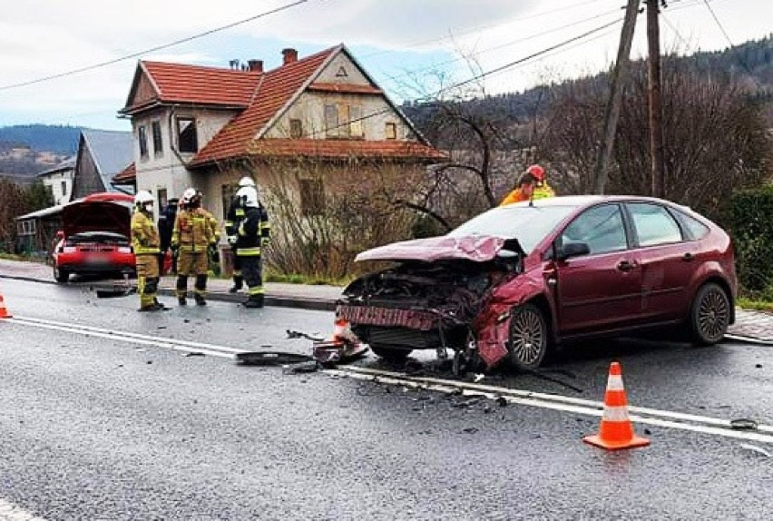 W Mszanie Dolnej, na miejskim odcinku drogi krajowej nr 28,...