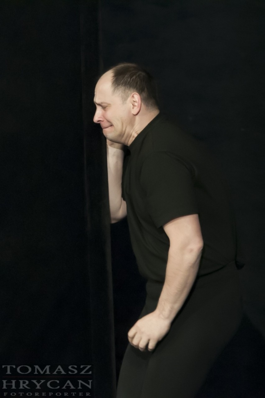 Co on wyprawia ze swoim ciałem! "Mowa ciała" Ireneusza Krosnego w SCK - fotoreportaż Tomasza Hrycana