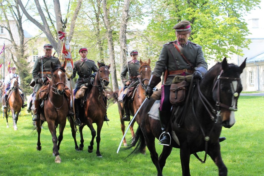 Pokazy jeździeckie w Zamościu. Obchody rocznicy uchwalenia Konstytucji 3 Maja