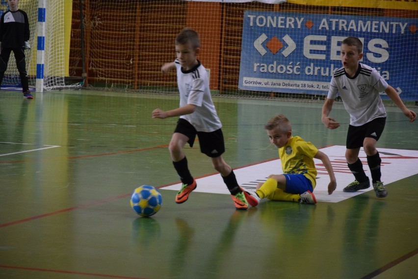 Czekasz na derby Stali z Falubazem? Ale one już były! Te piłkarskie. To starcie też było rozegrane na "Jancarzu"