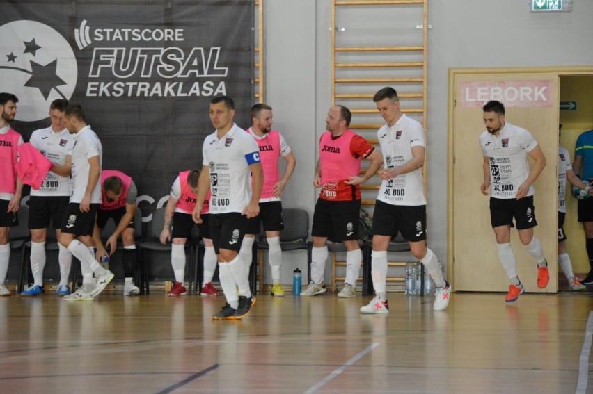 Futsal. Po nokautującym finiszu Team wygrał derby z AZS UG. Gesty wsparcia dla Kolesnika.