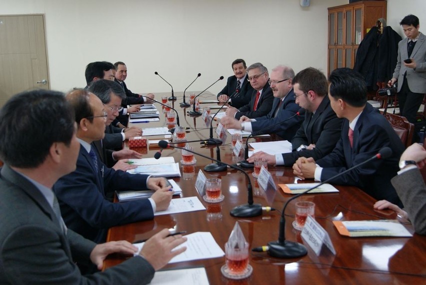 Prezydent Mysłowic, Edward Lasok na delegacji w Korei Południowej [ZDJĘCIA]. Dyskutują o odpadach
