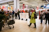 Kraków. Gmina wynajęła lokale od firmy Auchan. Radny miejski apeluje do prezydenta o zerwanie tej współpracy