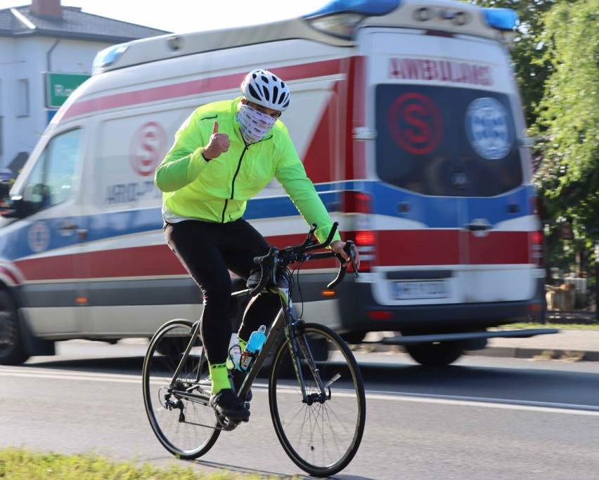 1000 kilometrów na rowerze bez snu. Płocki policjant w trasie charytatywnej