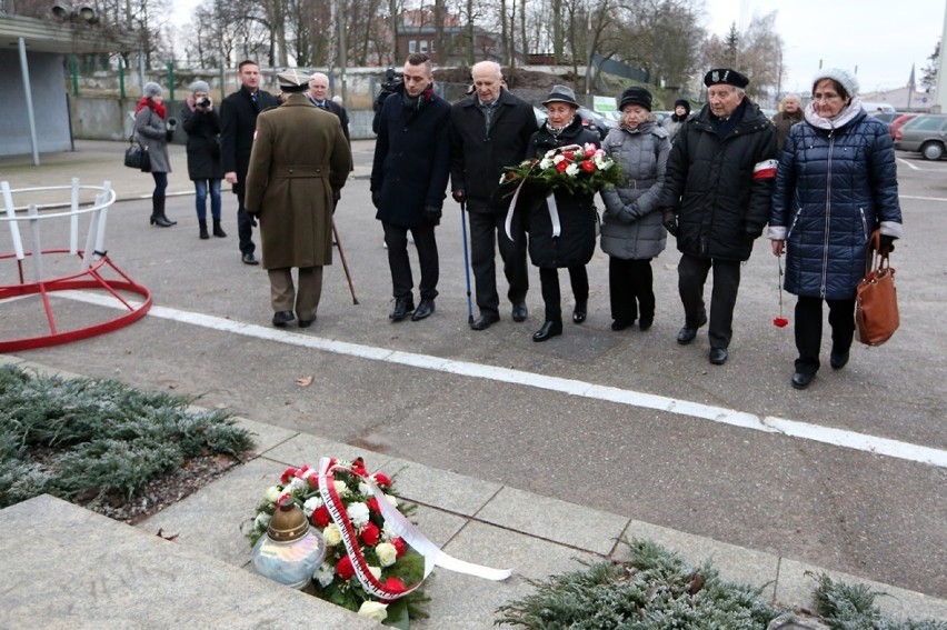 Stan wojenny z perspektywy dziecka - marszałek składa kwiaty i wspomina [zdjęcia, wideo] 