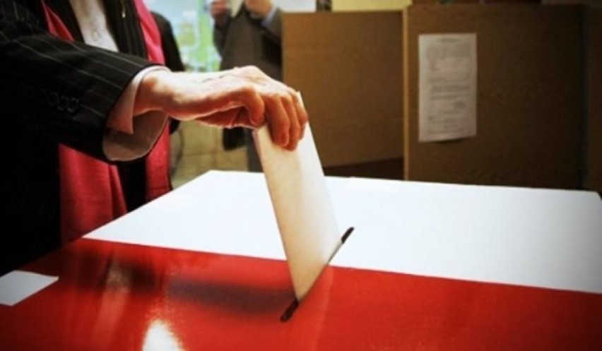 Głosowanie odbywa się w lokalach wyborczych od godziny 7.00...