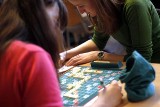 Amatorski turniej Scrabble w Empiku w Warszawie 14 lipca