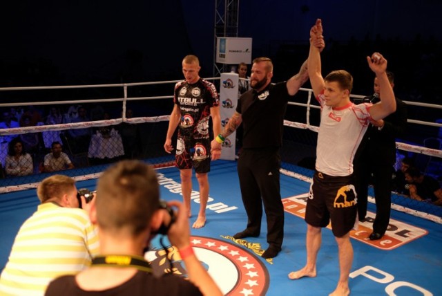 Wieczór boksu w Poznaniu - na zdjęciu zwycięzca meczu grapplingowego Marcin Held