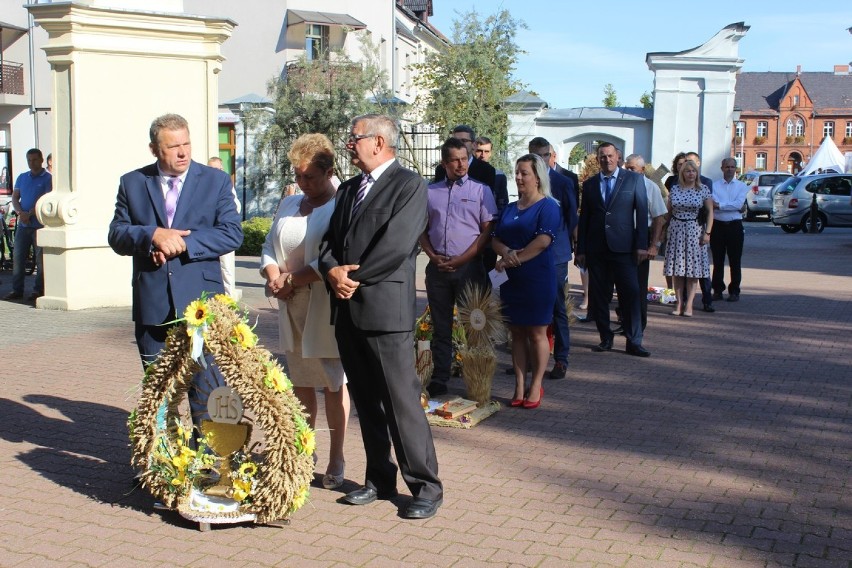 Podziękowanie za zebrane plony. Dożynki parafialne w kościele pw. Najświętszej Maryi Panny Wniebowziętej w Zbąszyniu