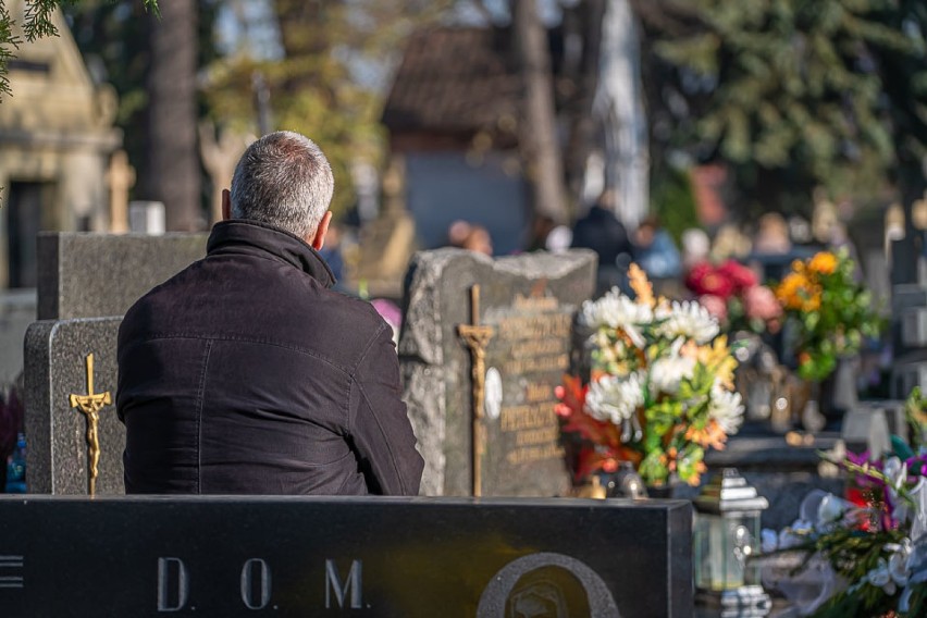 1 listopada odwiedzamy groby swoich bliskich i nie tylko