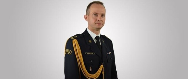 Na kolejnych slajdach oświadczenie majątkowe brygadiera Adama Antczaka, komendanta powiatowego Państwowej Straży Pożarnej w Zgierzu.