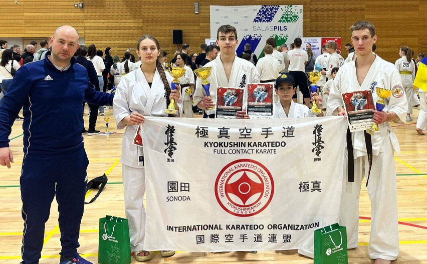 Turniej Karate Skola  Full Contact Open European Cup, legniczanie wrócili z medalami