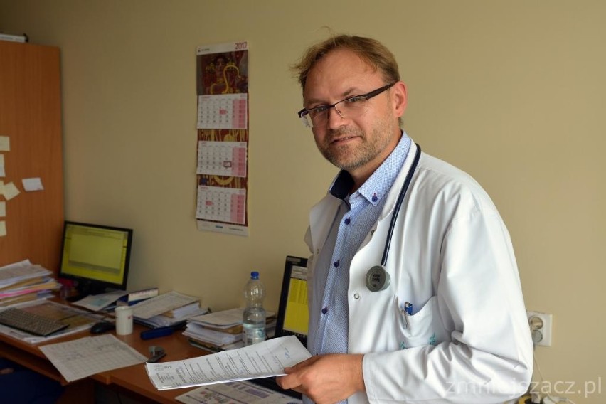Dr n. med. Piotr Centkowski jest ordynatorem oddziału...