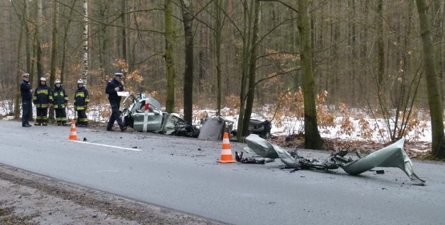 Auto, którym jechał Przemysław Berc, po uderzeniu niemal się rozpadło