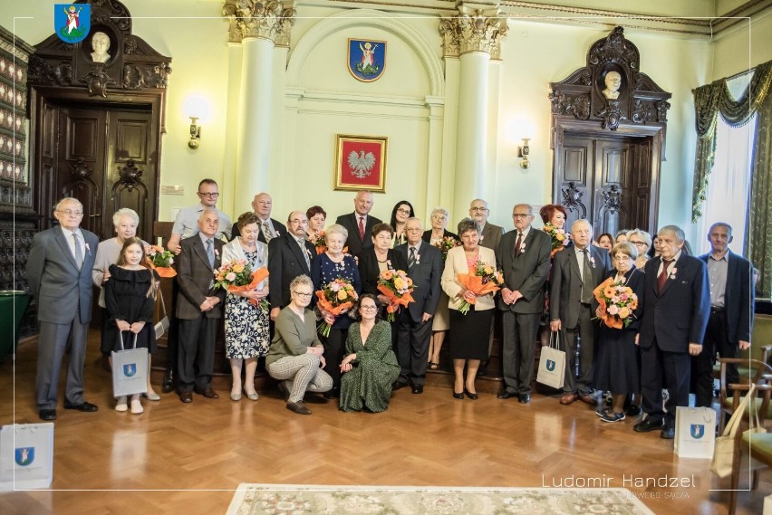 Złote gody w sądeckim ratuszu. Piękny jubileusz świętowało...