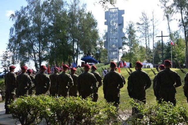 Renowacja pomnika Obrońców Gór Borowskich, grudzień 2022
