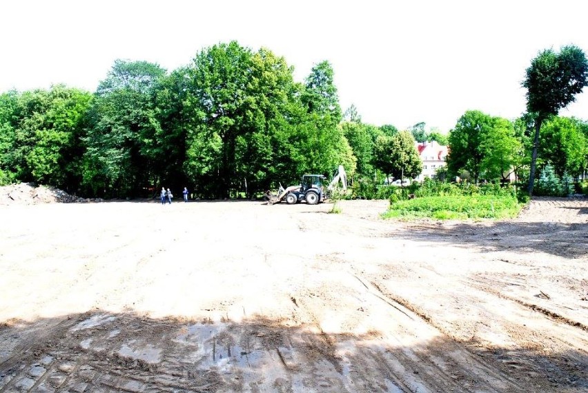 Kłobuck: Ruszyły remonty boisk przy dwóch szkołach [ZDJĘCIA]