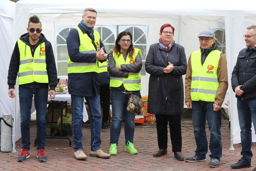 W parku miejskim w Kielcach szukali wielkanocnego zająca