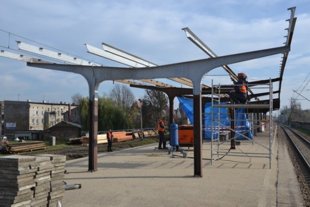Rozpoczął się remont peronu w Świętochłowicach