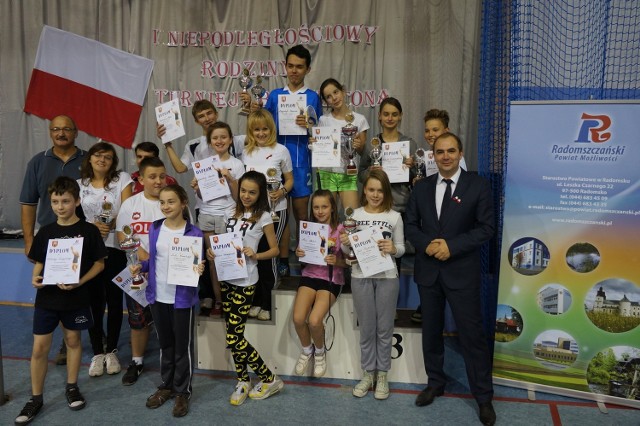 I Niepodległościowy Rodzinny Turniej Badmintona w Dobryszycach