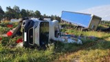 Wypadek Radomsko. Na DK 1 ciężarowy samochód uderzył w busa. 2 osoby ranne [ZDJĘCIA]