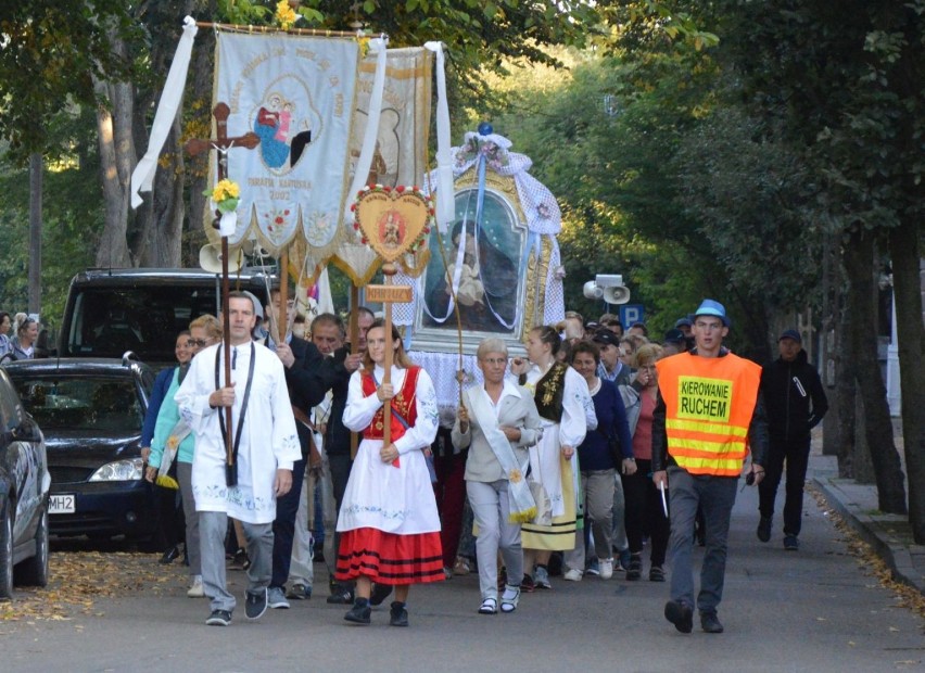 Pielgrzymka z Kartuz i Kiełpina do Sianowa 9.09.2018