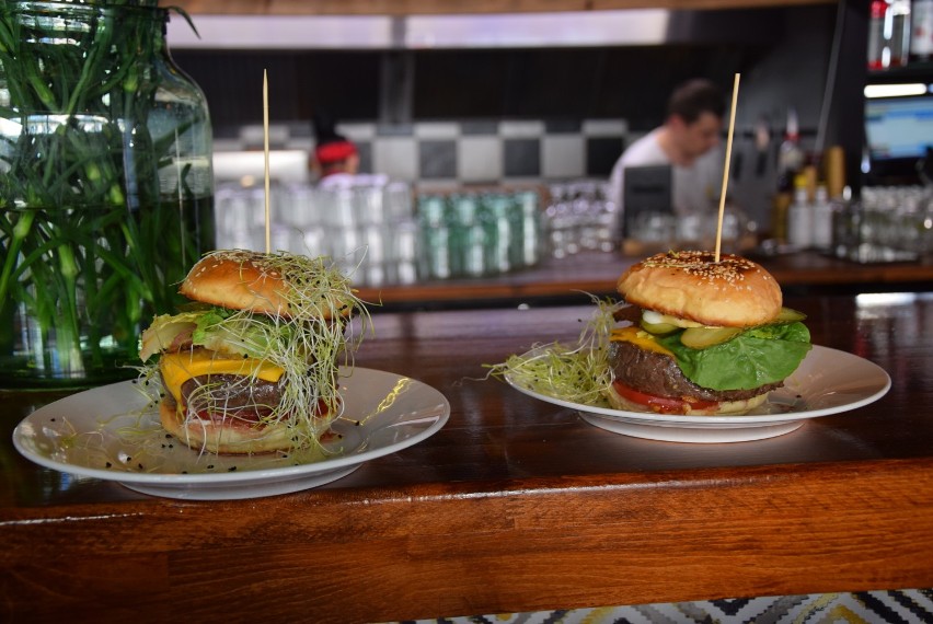 Kuchenne rewolucje w Białymstoku. Hot Burger Bistro już otwarty dla klientów. Jak teraz wygląda? [zdjęcia, wideo]