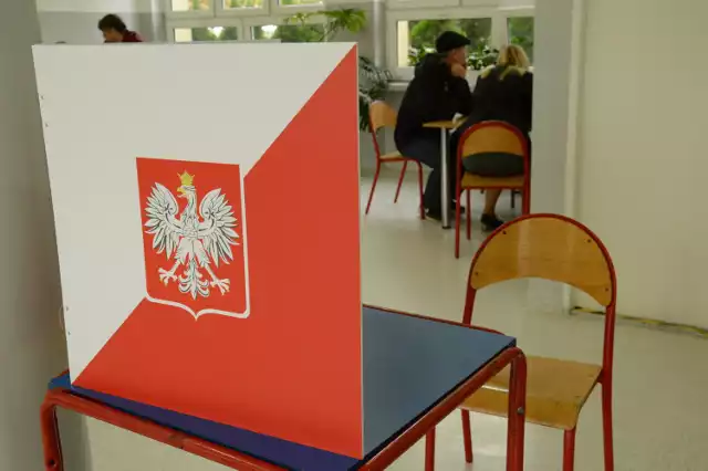 W wyborach samorządowych w powiatach Małopolski zachodniej wyborcy wymienili ośmiu szefów gmin