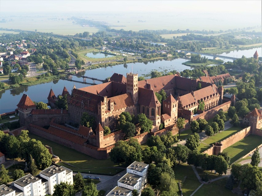 Zamek w Malborku w kanale National Geographic. Wkrótce premiera programu telewizyjnego "Europa z powietrza"