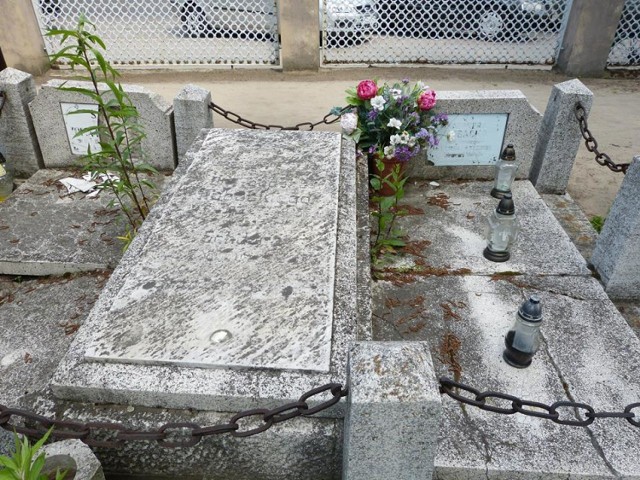 Pleszew - grobowiec rodziny Kubackich na cmentarzu przy ul. Kaliskiej