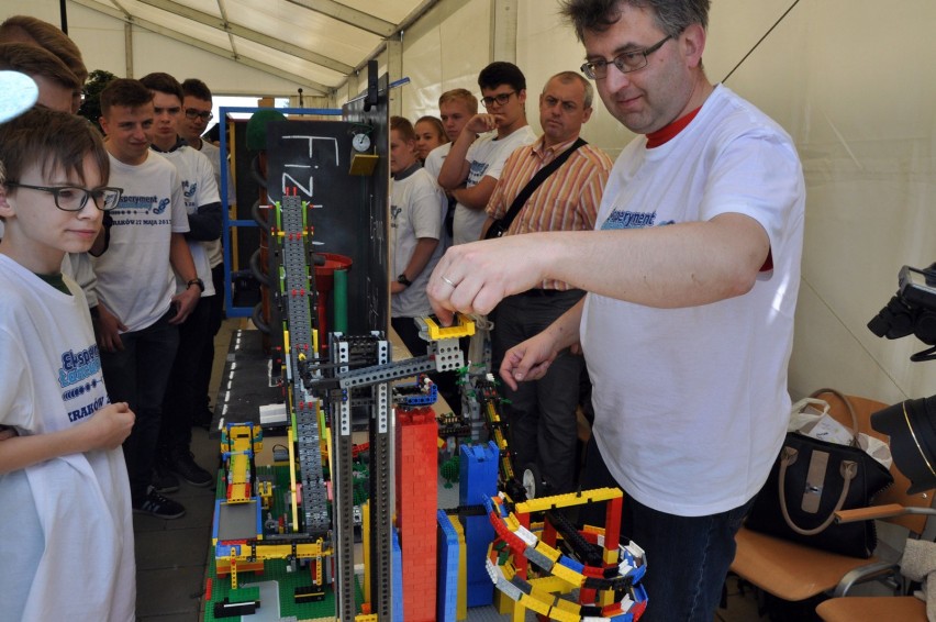 W branży naukowej i technicznej średnia przekroczyła 7,7...