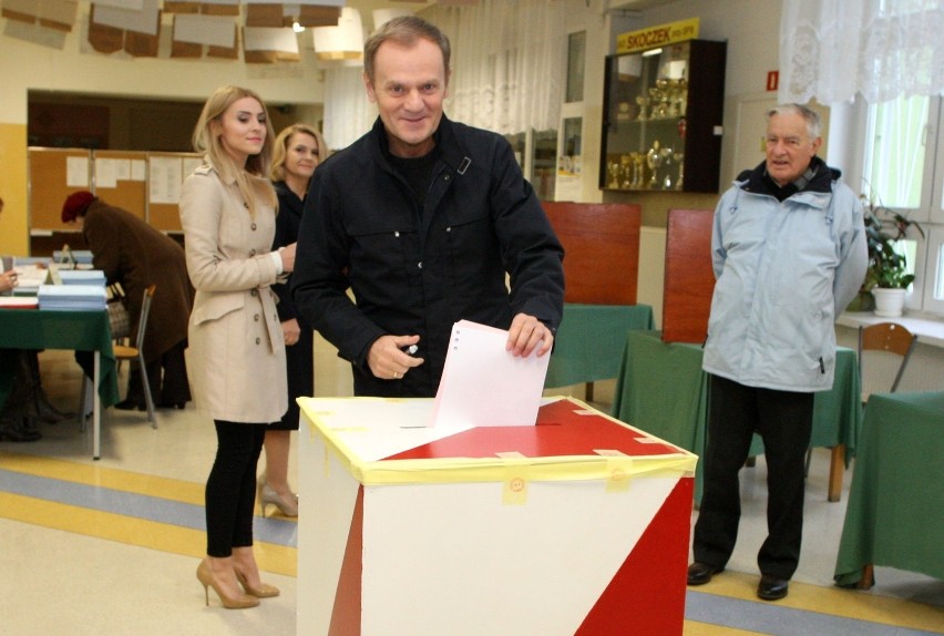 Donald Tusk z rodziną głosował w Sopocie