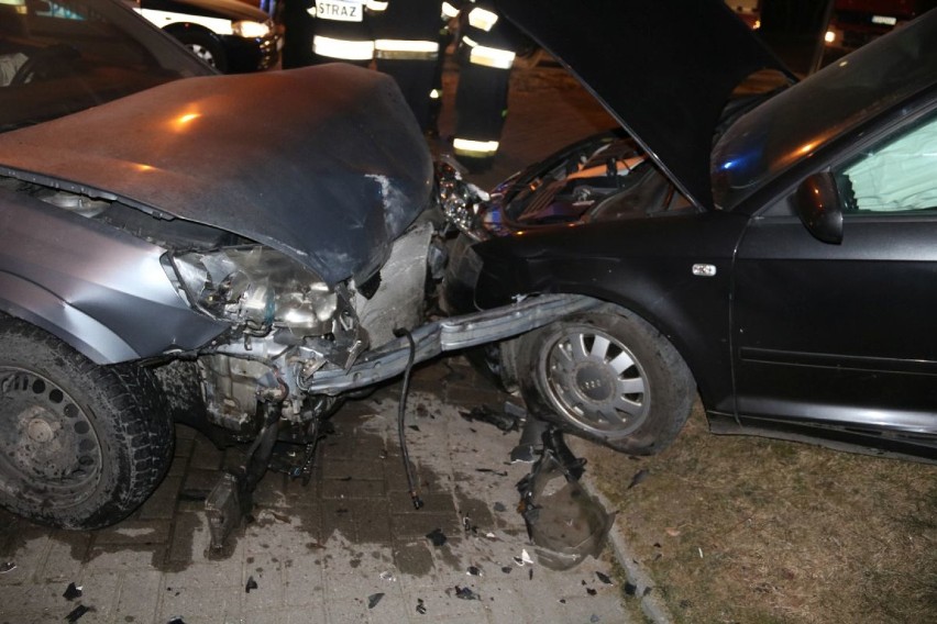 19-latek wiózł samochodem sześć osób i spowodował wypadek [zdjęcia]
