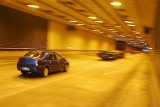 Katowice: Jak prawidłowo jeździć i zmieniać pasy w tunelu pod rondem [PORADNIK]