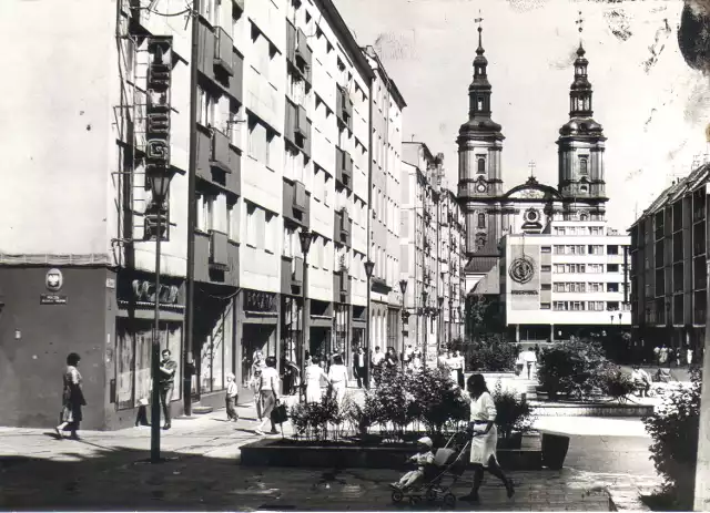 Rok 1987, centrum miasta