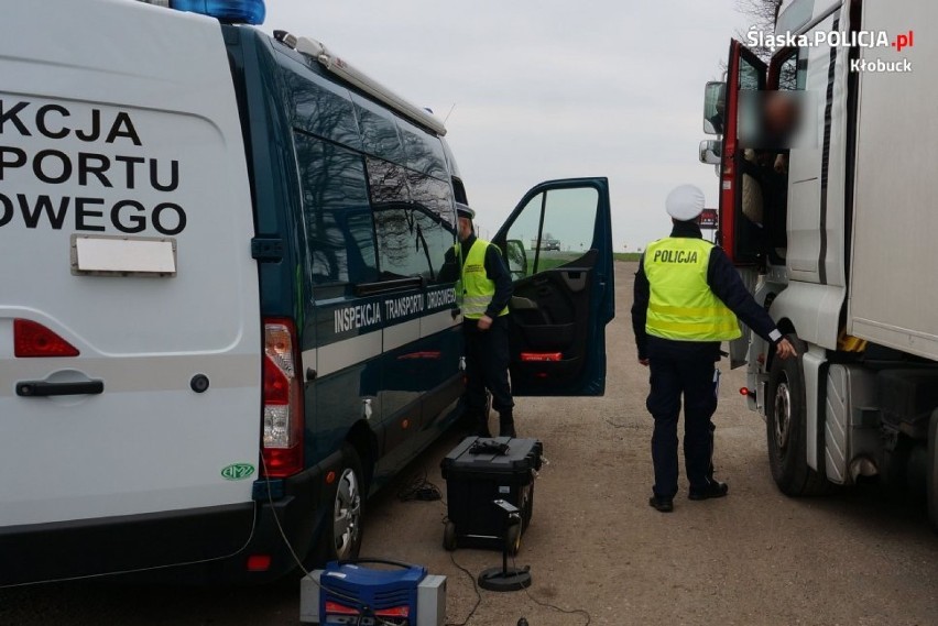 Policja Kłobuck. Szukali "kopcących" samochodów