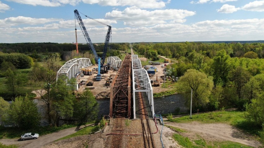 Remont mostu kolejowego nad Pilicą w Tomaszowie Mazowieckim...