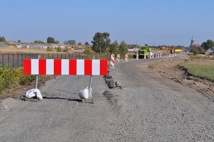 Legnicka w Ścinawie rośnie w oczach. Teraz będą kładli...