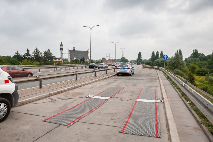 ZDM wraz z policją kontroluje ciężarówki. Kierowcy mogą...