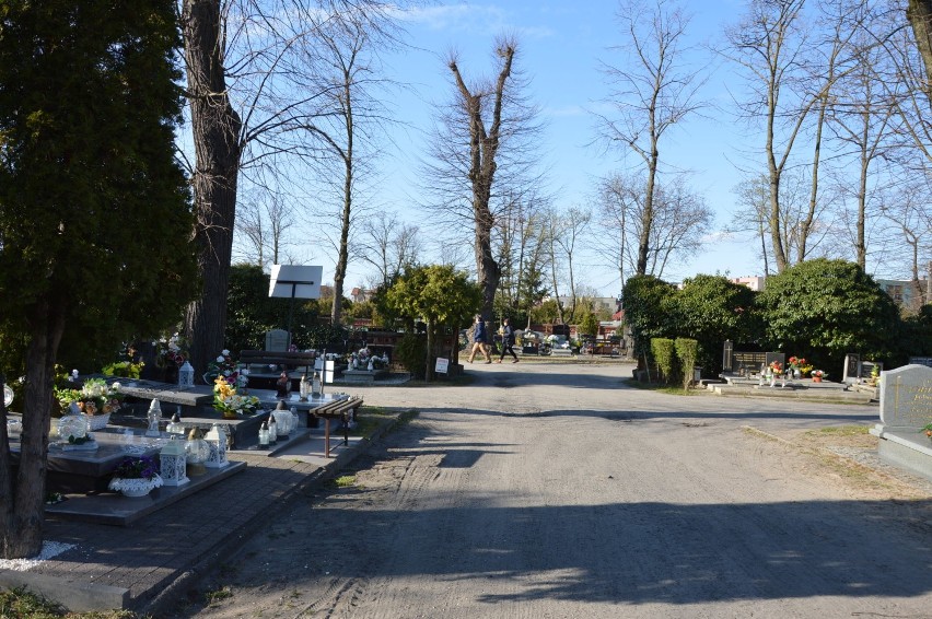 W Żaganiu, Szprotawie i Lubsku można odwiedzać cmentarze...