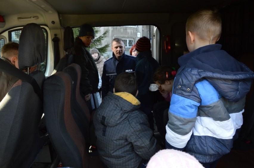 Dzieci z SOSW w Tczewie odwiedziły policjantów