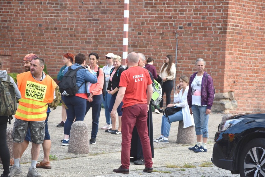 Malbork. Pielgrzymka do sanktuarium bł. Doroty w Mątowach Wielkich.  16 kilometrów marszu do patronki diecezji elbląskiej