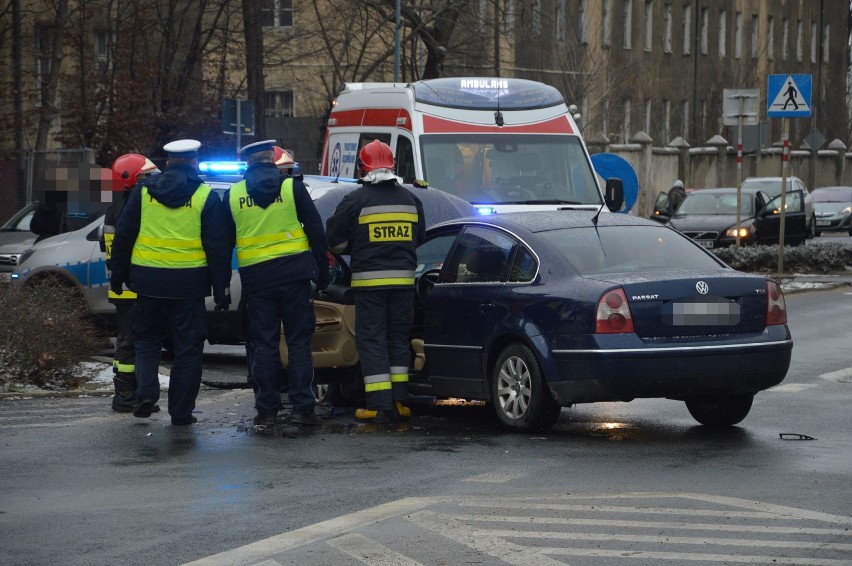 Zderzenie na skrzyżowaniu Wojska Polskiego i Armii Krajowej w Głogowie [ZDJĘCIA]